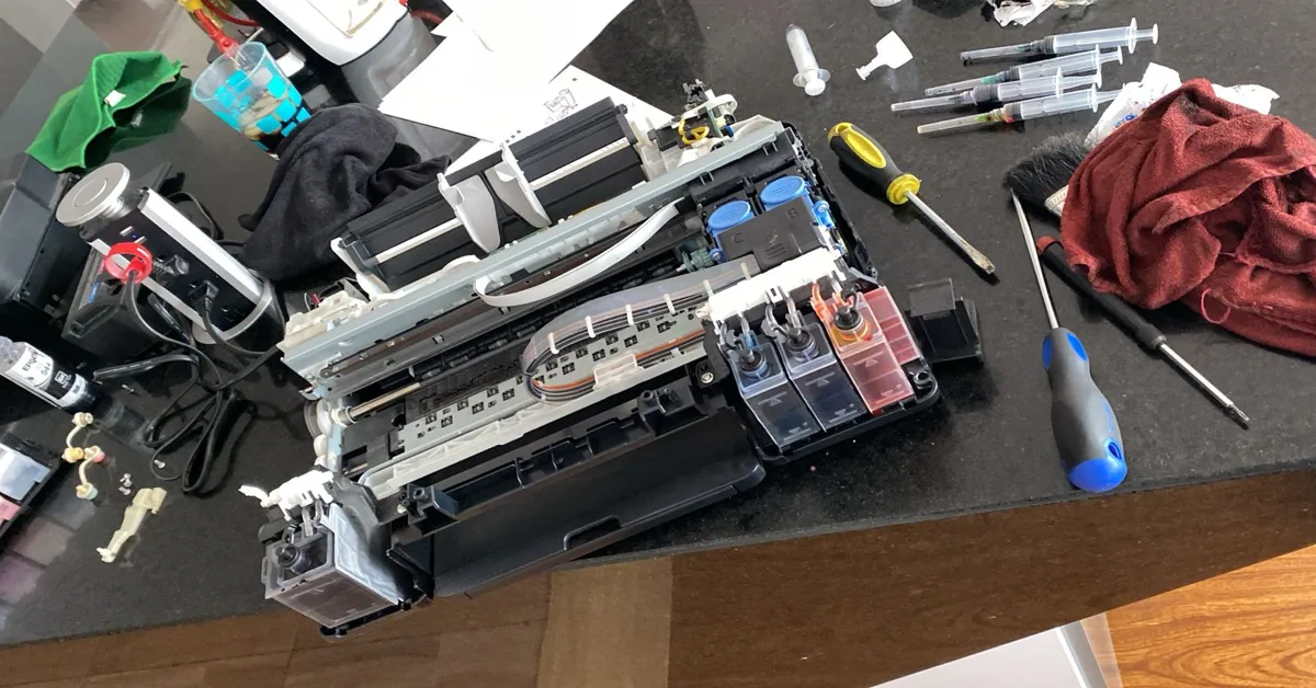Mantenimiento de impresora Epson en Bogotá con herramientas técnicas especializadas